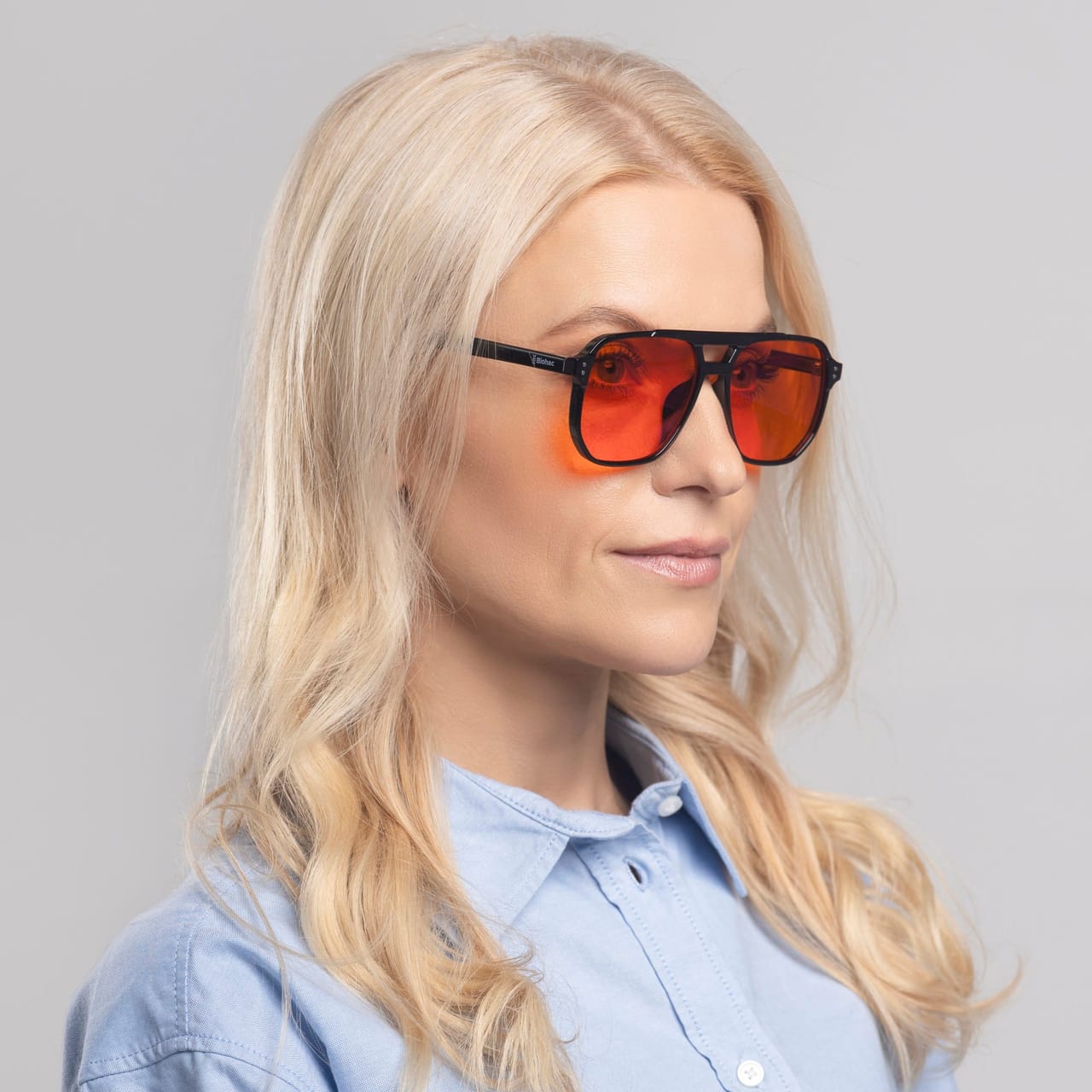 okulary concrete biohac z czerwonym filtrem zapewniające głęboki wypoczynek i szybsze zasypianie