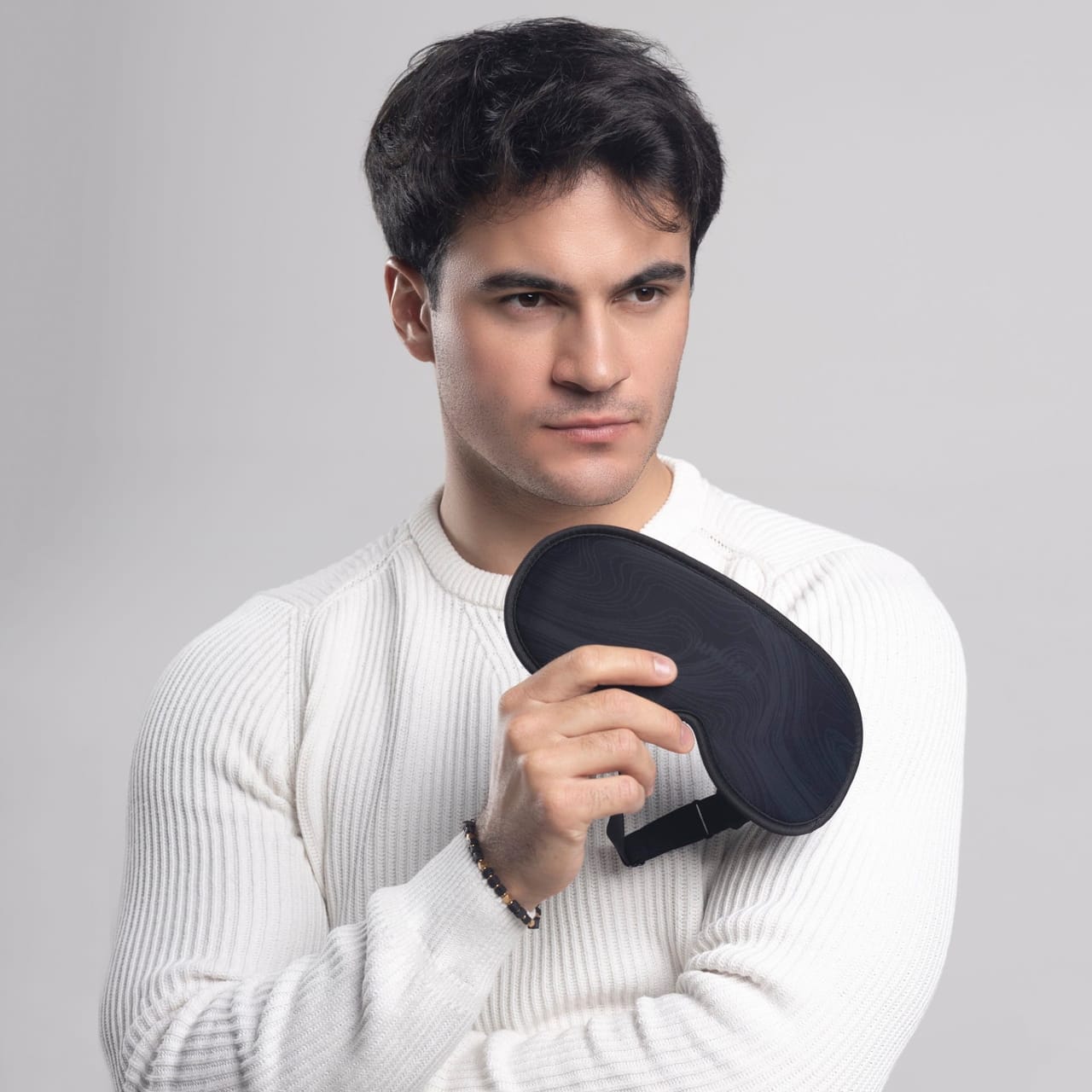 Opaska na oczy do spania Unwind Biohac Unwind – opaska na oczy z poszerzanym regulowanym paskiem bez rzepów