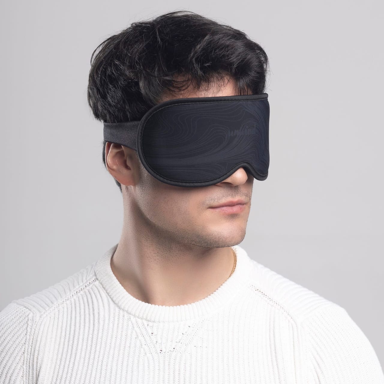 Opaska na oczy do spania Unwind Maska do spania Biohac Unwind – struktura pianki memory 3D i delikatne wyprofilowanie na oczy